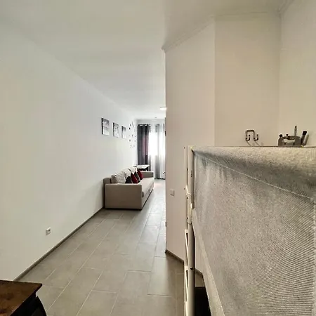 Apartment Neuwertiges Apartment: Modern With Fast Wi-fi & Parking *