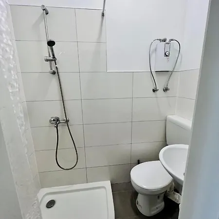 Apartment Neuwertiges Apartment: Modern With Fast Wi-fi & Parking *