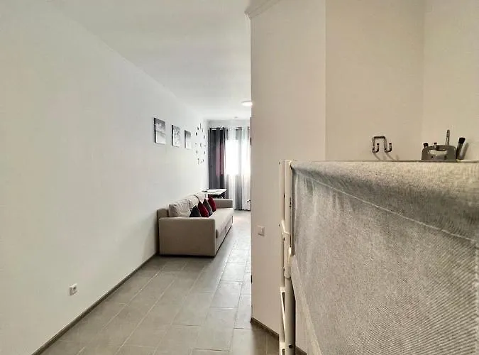 Appartamento Neuwertiges Mit Schnellem Wlan, Netflix, Glasfaser, Kostenlose Privatparkplatz Auch Fuer Transporter Geeignet R20 *