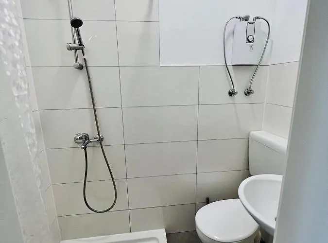 Appartamento Neuwertiges Mit Schnellem Wlan, Netflix, Glasfaser, Kostenlose Privatparkplatz Auch Fuer Transporter Geeignet R20 *