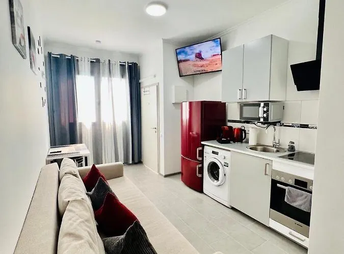 Neuwertiges Mit Schnellem Wlan, Netflix, Glasfaser, Kostenlose Privatparkplatz Auch Fuer Transporter Geeignet R20 Appartamento Freiberg am Neckar