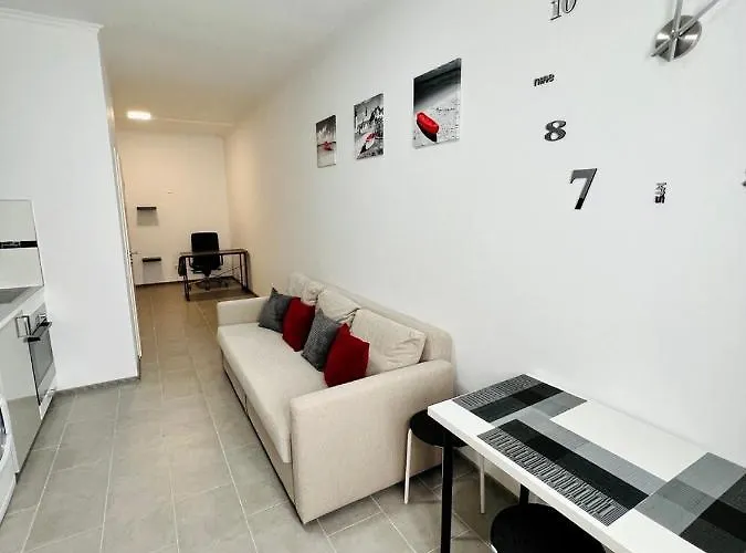 Neuwertiges Mit Schnellem Wlan, Netflix, Glasfaser, Kostenlose Privatparkplatz Auch Fuer Transporter Geeignet R20 Freiberg am Neckar